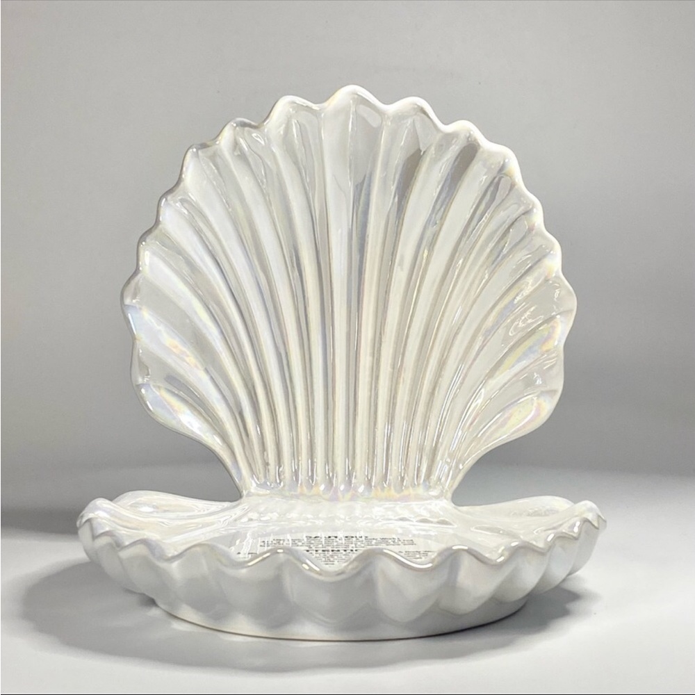 HOLIDAY SPECIAL- CLAM SHELL 3-Wick Candle Holder: Bath & Body Works - Picture 3 of 15